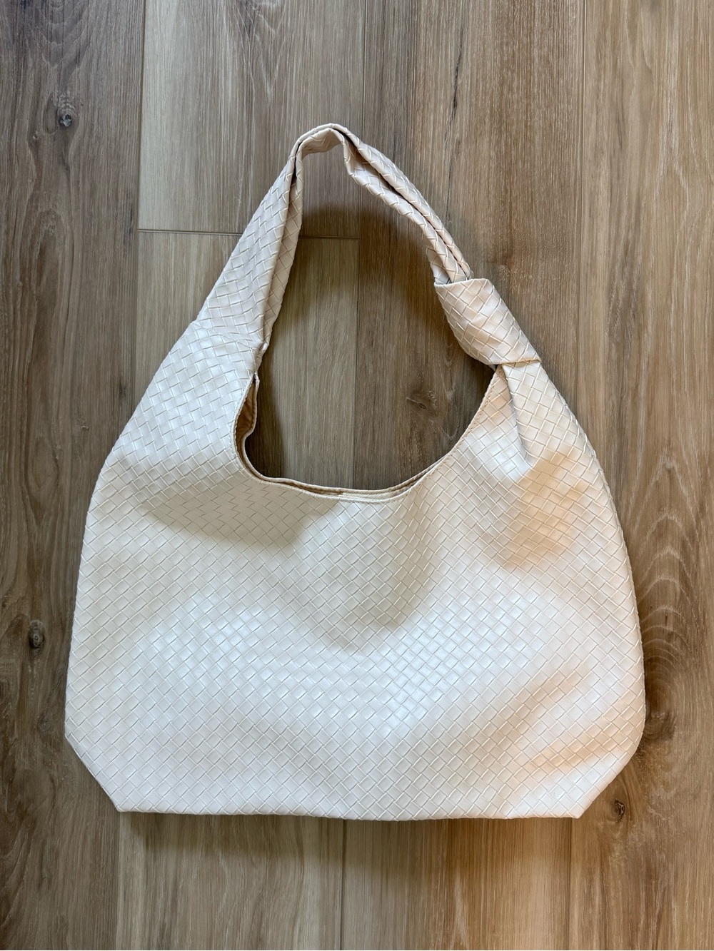 Cream woven shoulder bag